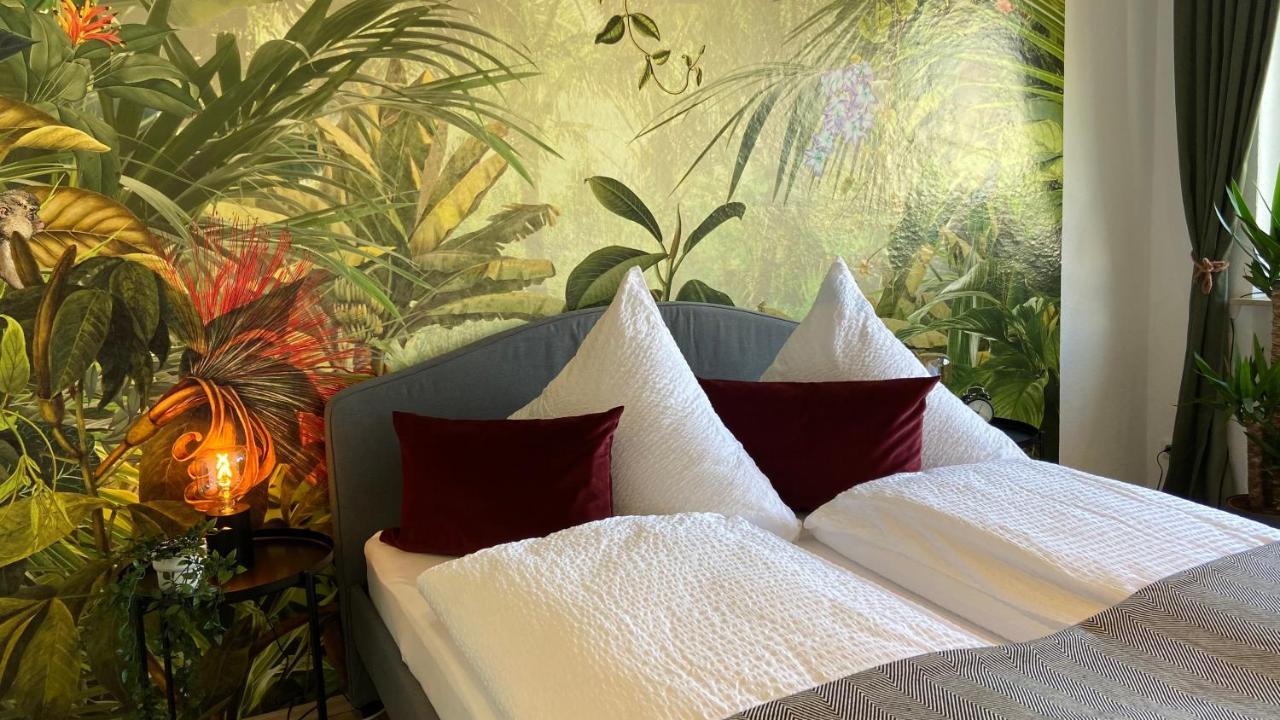 Urban Jungle Apartment In Kassel + Netflix Esterno foto